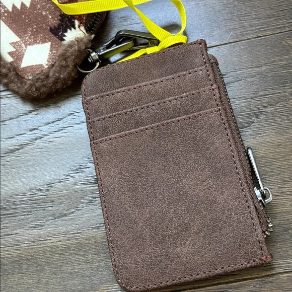 Wrangler Sherpa Southwest Print Dual Pouch Wristlets zip top,cards,key - Picture 4 of 10